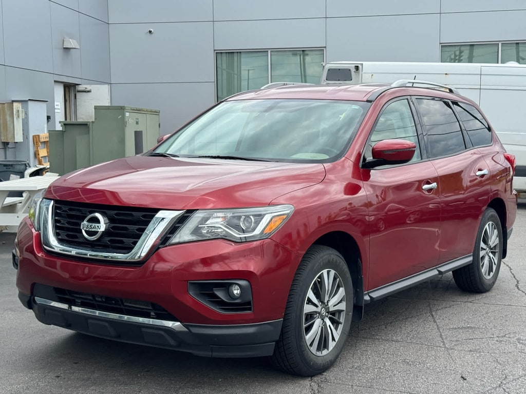 Used 2017 Nissan Pathfinder SV 4x4