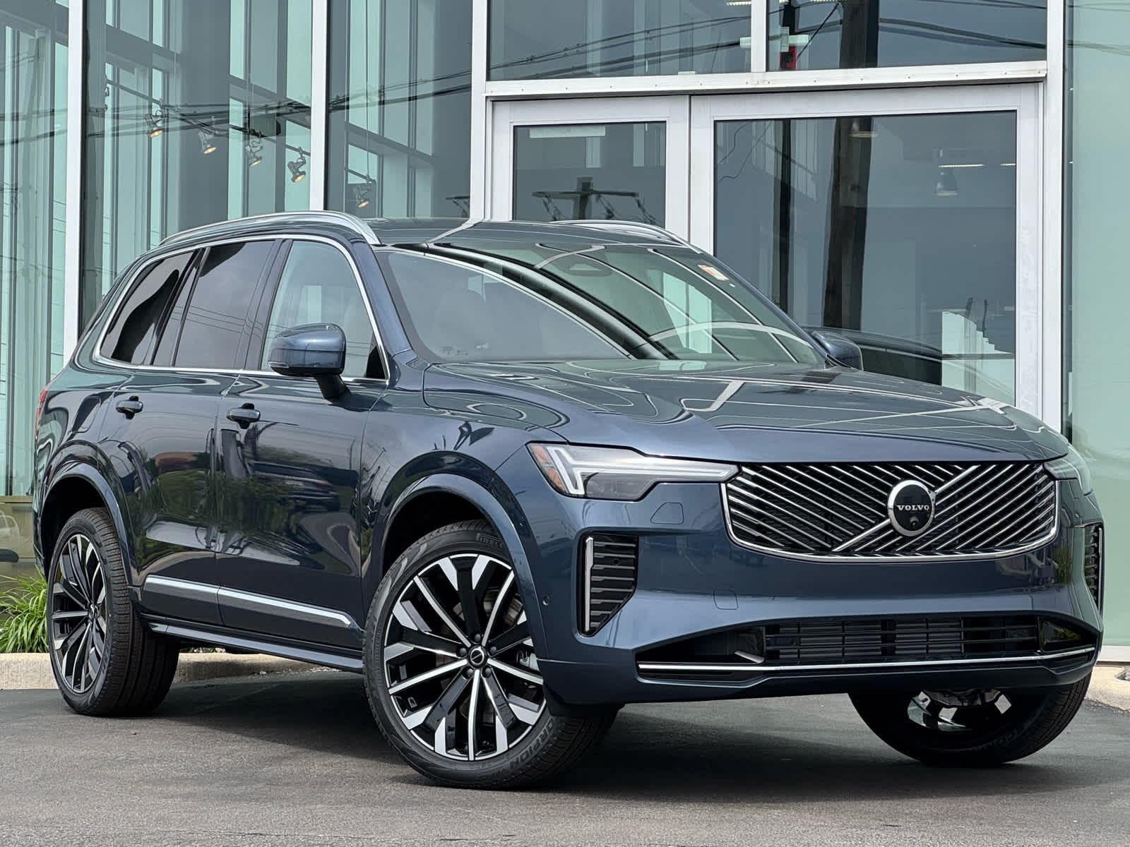 2025 Volvo XC90 plug-in hybrid T8 (2025.5) Plus 7-Seater