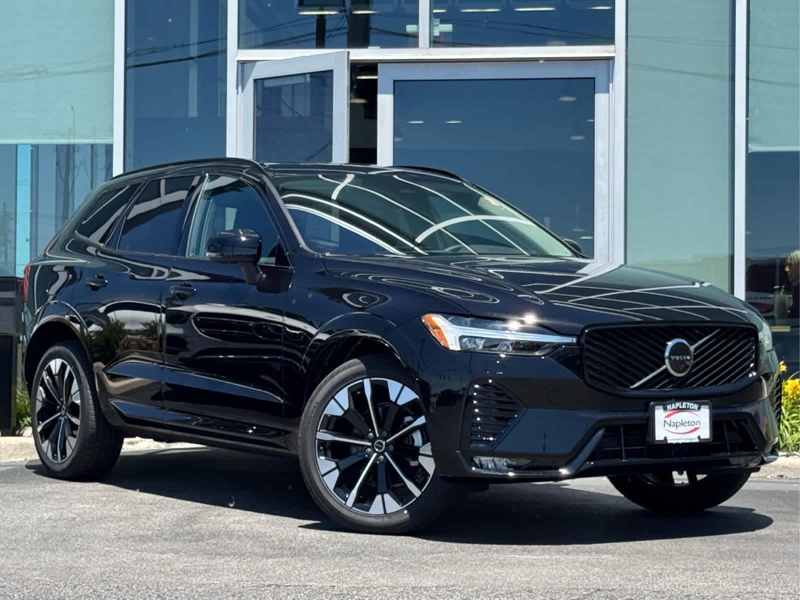 2026 Volvo XC60 B5 Plus Dark AWD's photo