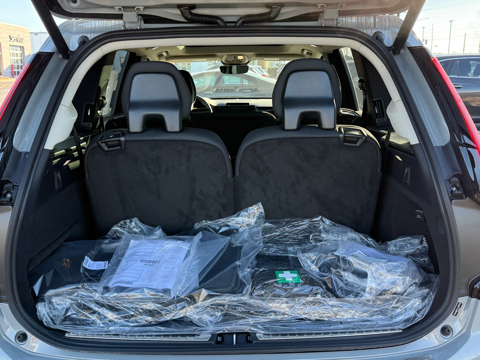 2026 Volvo XC90 Plus - Photo 7