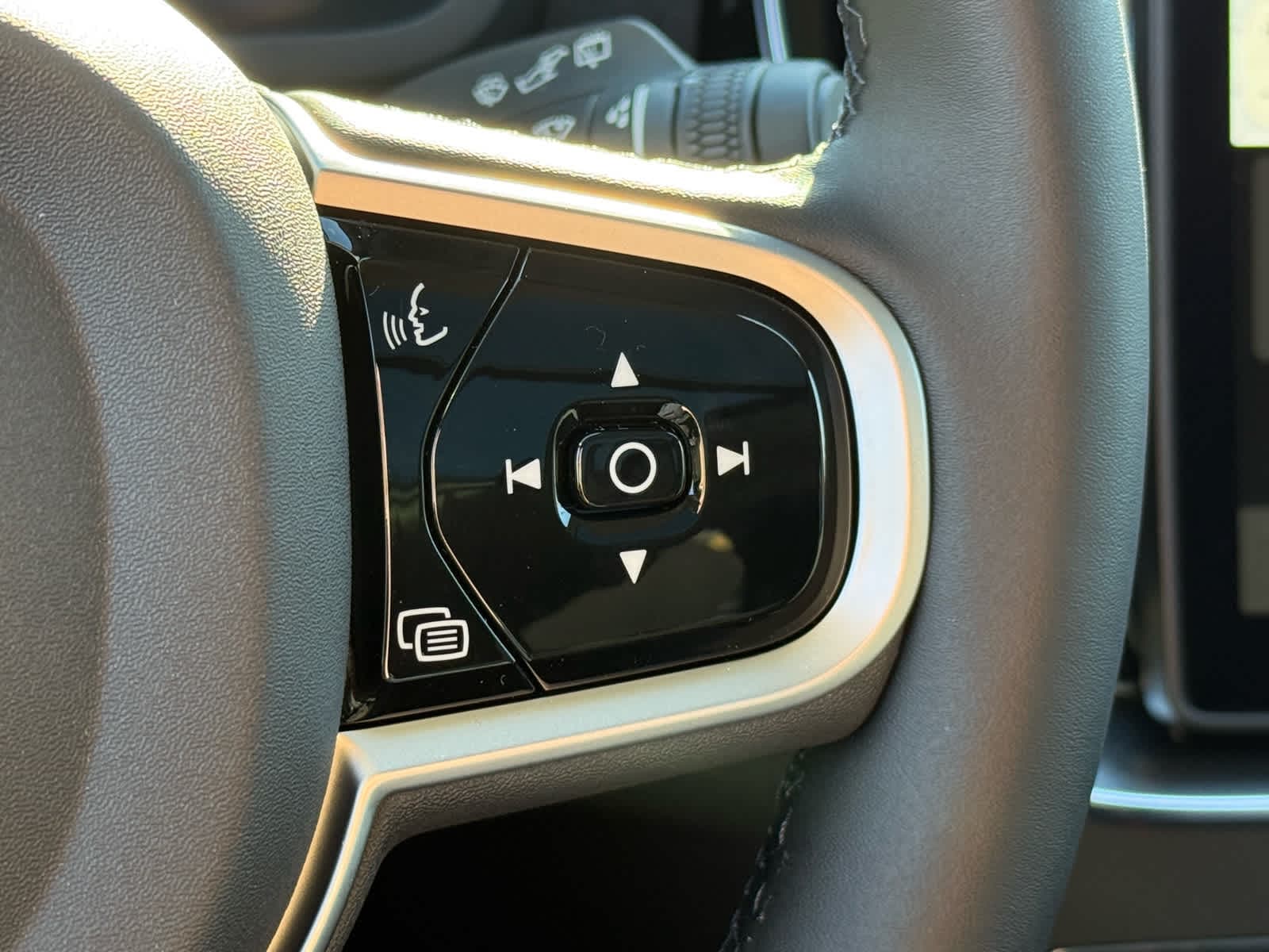 2026 Volvo XC90 Plus - Photo 22