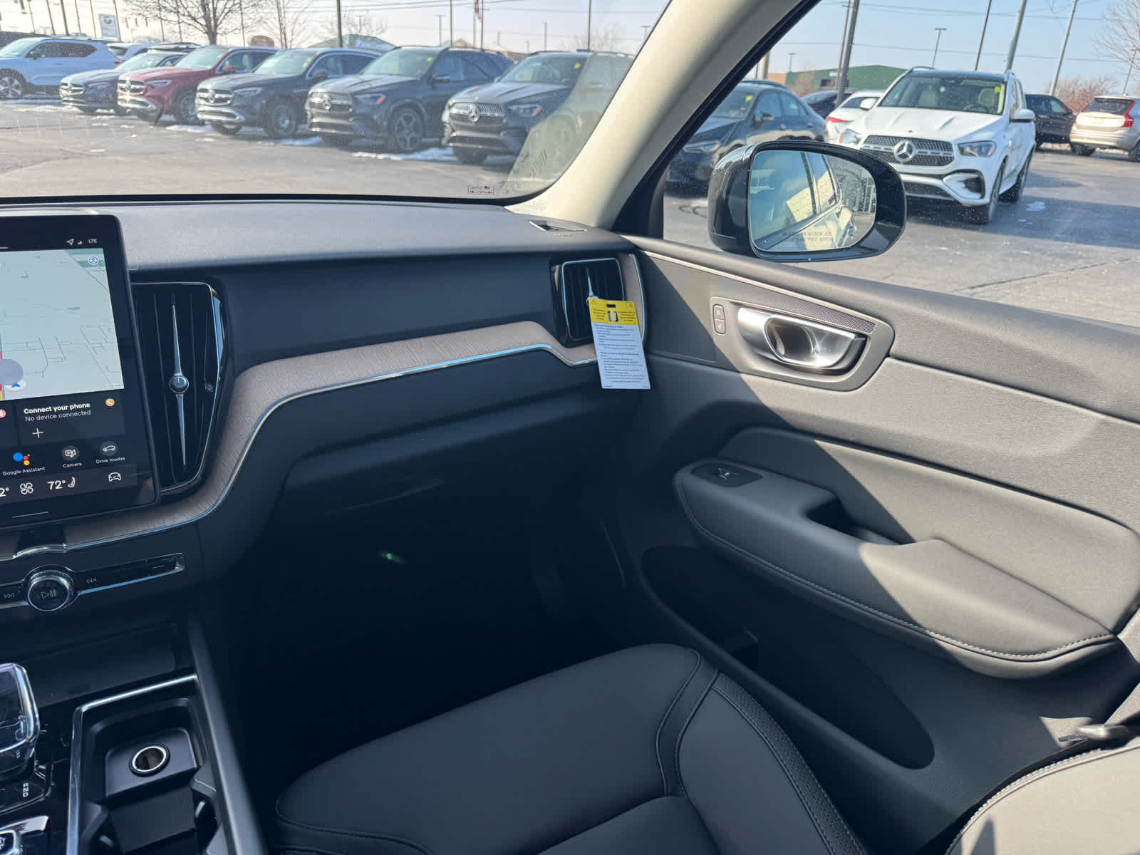 2026 Volvo XC60 Plus - Photo 36