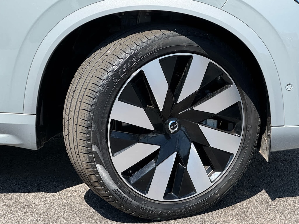 Used 2024 Volvo XC90 Recharge Plug-In Hybrid Ultimate T8 eAWD PHEV 6P