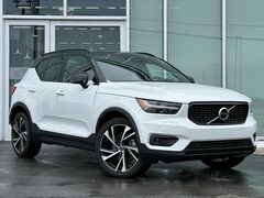 2021 Volvo XC40 R-Design T4 FWD