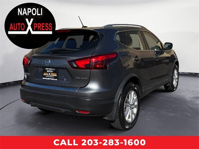 2018 Nissan Rogue Sport SV photo 3