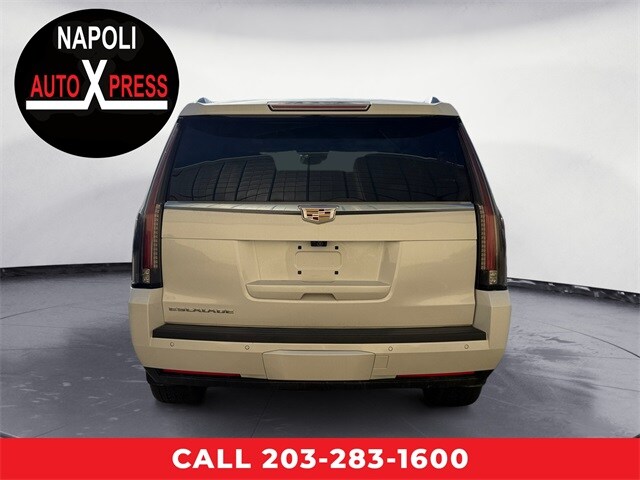 2020 Cadillac Escalade Premium Luxury photo 4