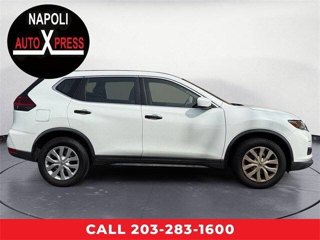 2018 Nissan Rogue S photo 2