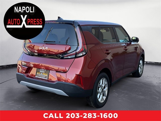 2023 Kia Soul LX photo 3