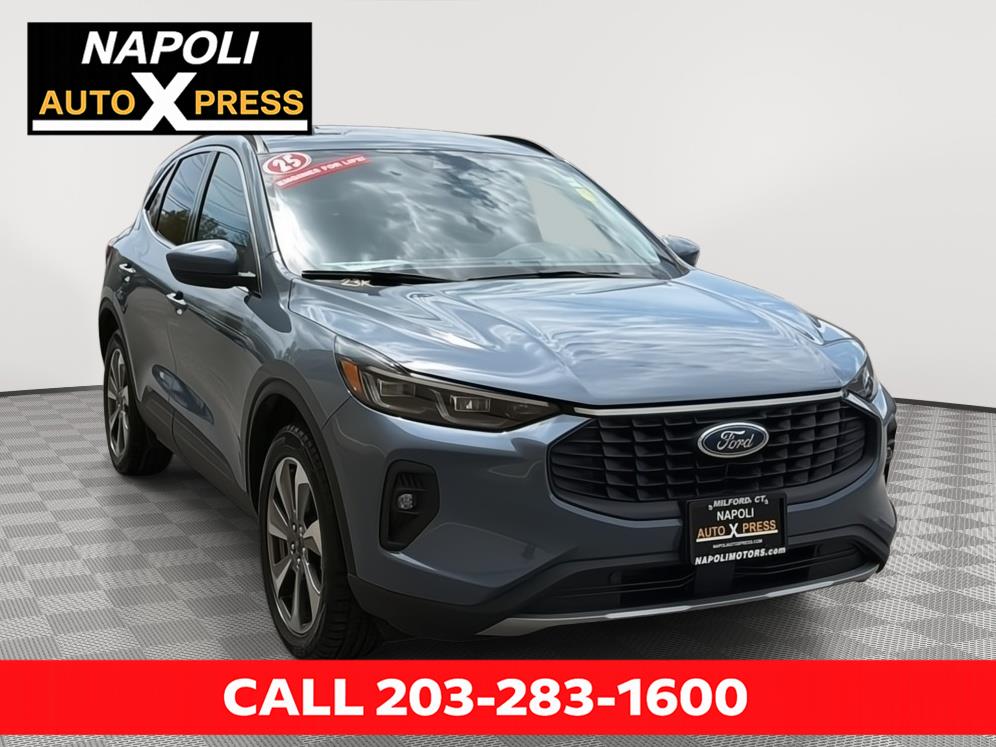 2025 Ford Escape Platinum AWD's photo