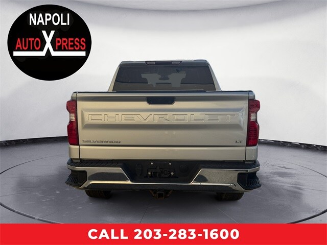 2022 Chevrolet Silverado 1500 LT photo 3
