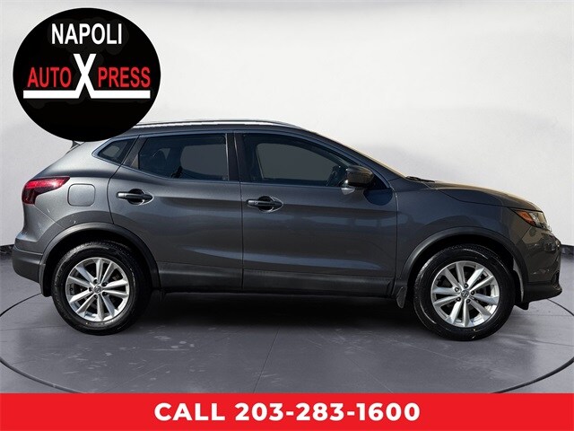 2018 Nissan Rogue Sport SV photo 2