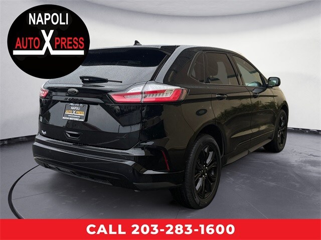 2022 Ford Edge SE photo 2