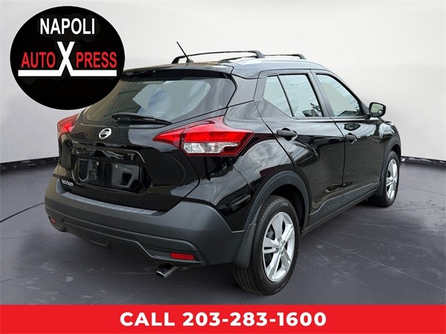 2019 Nissan Kicks S photo 3
