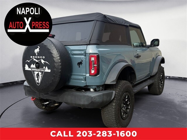 2022 Ford Bronco Outer Banks photo 3