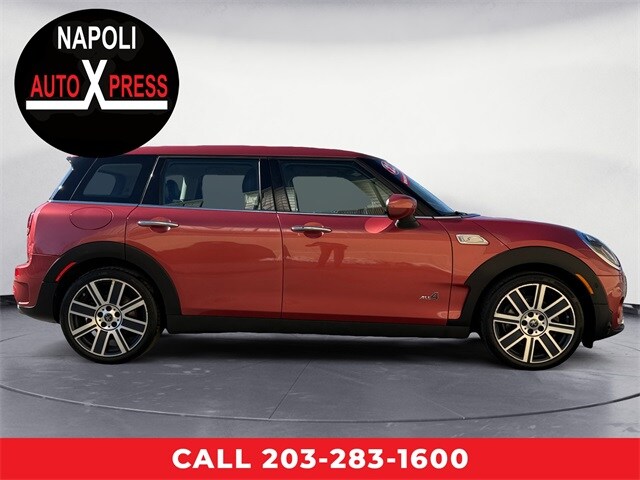 2022 Mini Clubman Base S ALL4 photo 2