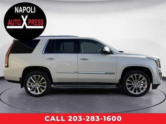 2020 Cadillac Escalade Premium Luxury photo 2