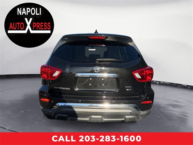 2019 Nissan Pathfinder SV photo 4