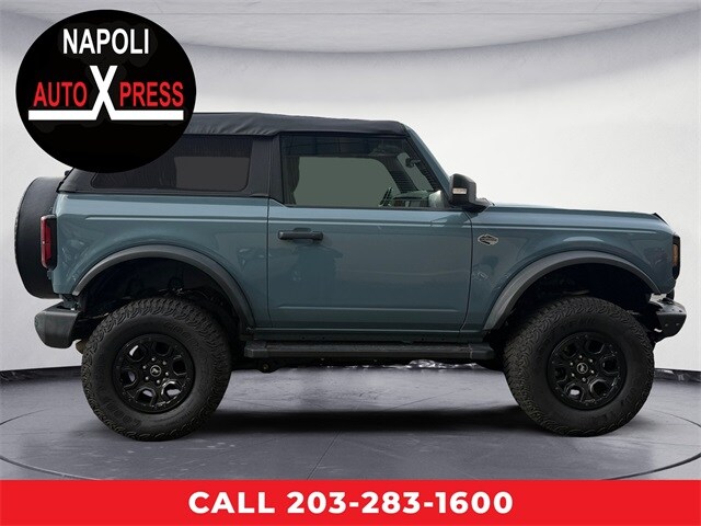 2022 Ford Bronco Outer Banks photo 2