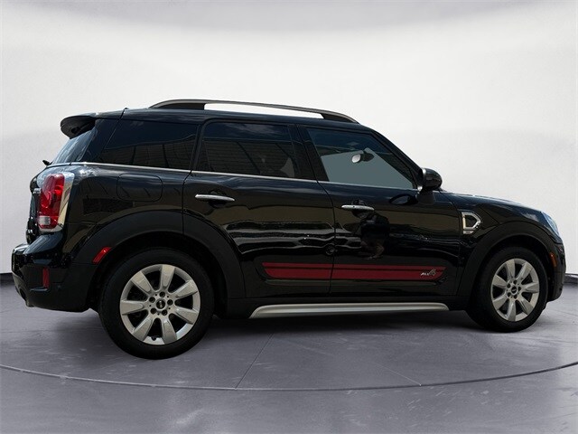 2017 Mini Countryman S ALL4 photo 2
