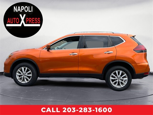 2018 Nissan Rogue SV photo 4