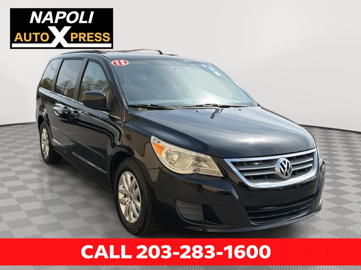 2012 Volkswagen Routan SE