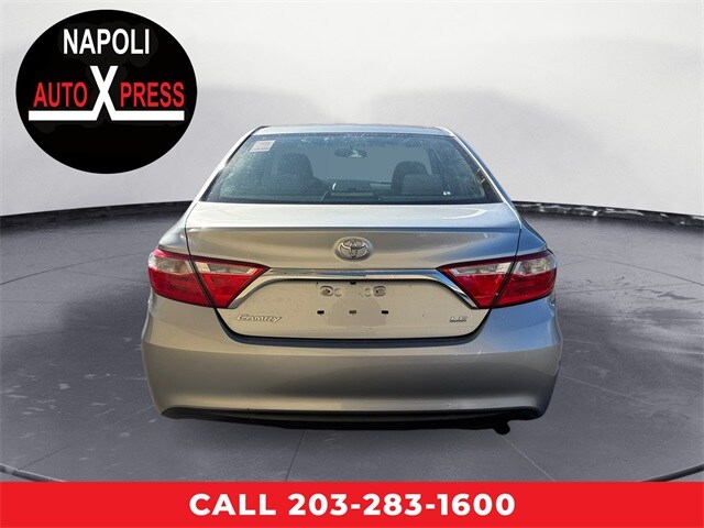 2017 Toyota Camry LE photo 4