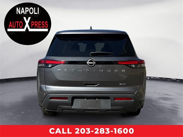 2023 Nissan Pathfinder S photo 2
