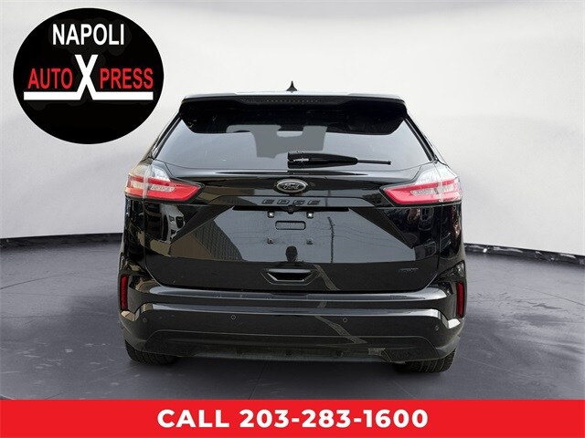 2022 Ford Edge SE photo 3