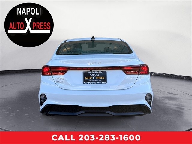 2023 Kia Forte LXS photo 4