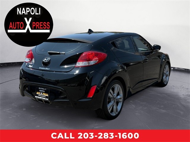 2017 Hyundai Veloster Value Edition photo 3