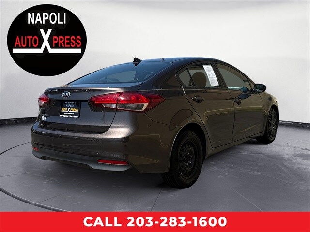 2017 Kia Forte LX Base photo 3