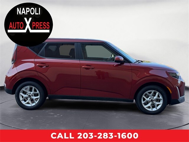 2023 Kia Soul LX photo 2