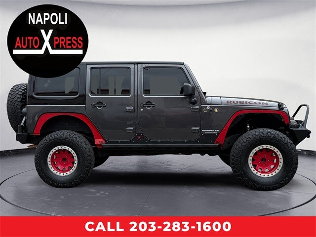 2017 Jeep Wrangler Unlimited Rubicon photo 2