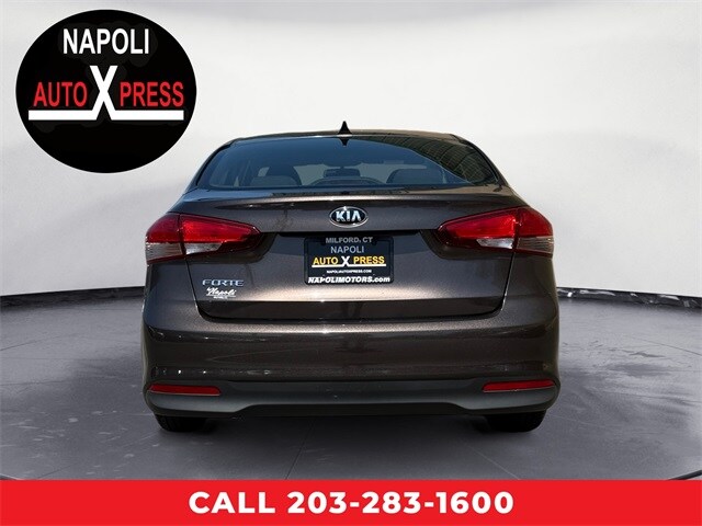 2017 Kia Forte LX Base photo 4