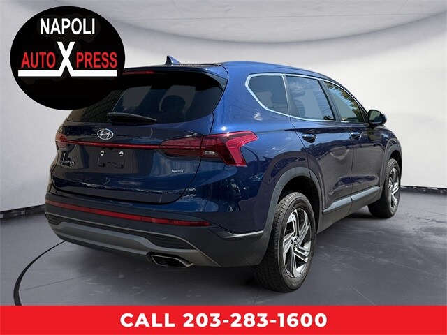 2022 Hyundai Santa Fe SE photo 3