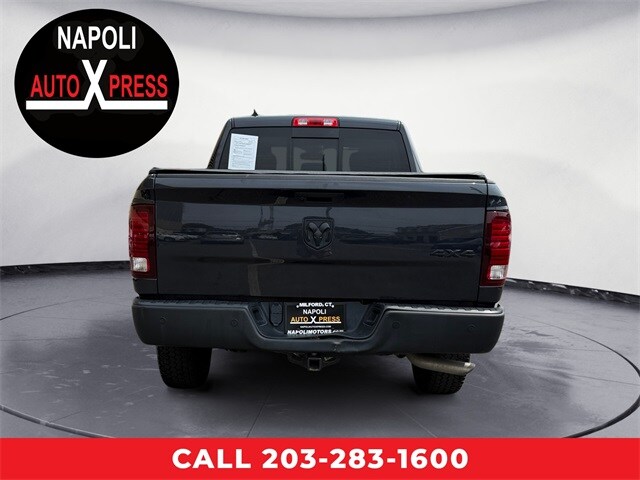 2021 Ram 1500 Classic SLT photo 4