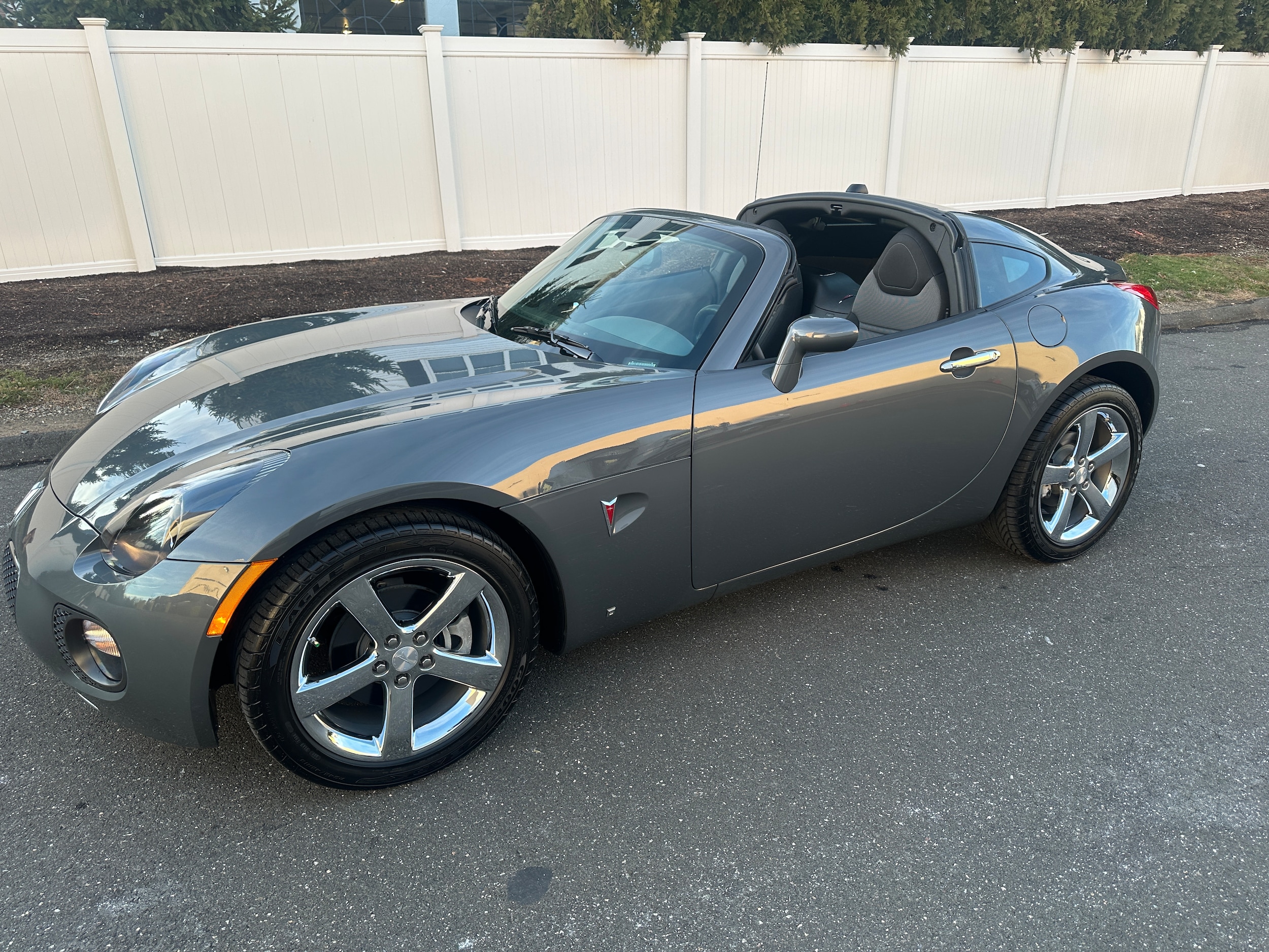 Used 2009 Pontiac SOLSTICE For Sale at Napoli Classics | VIN