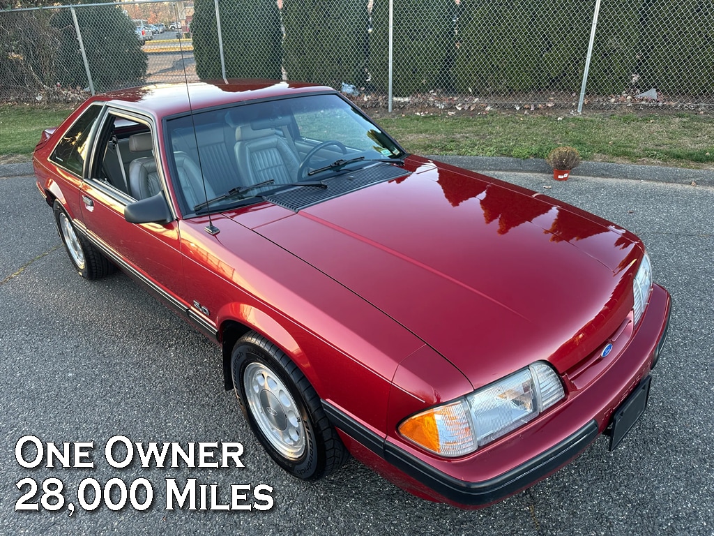 1990 Ford Mustang's photo