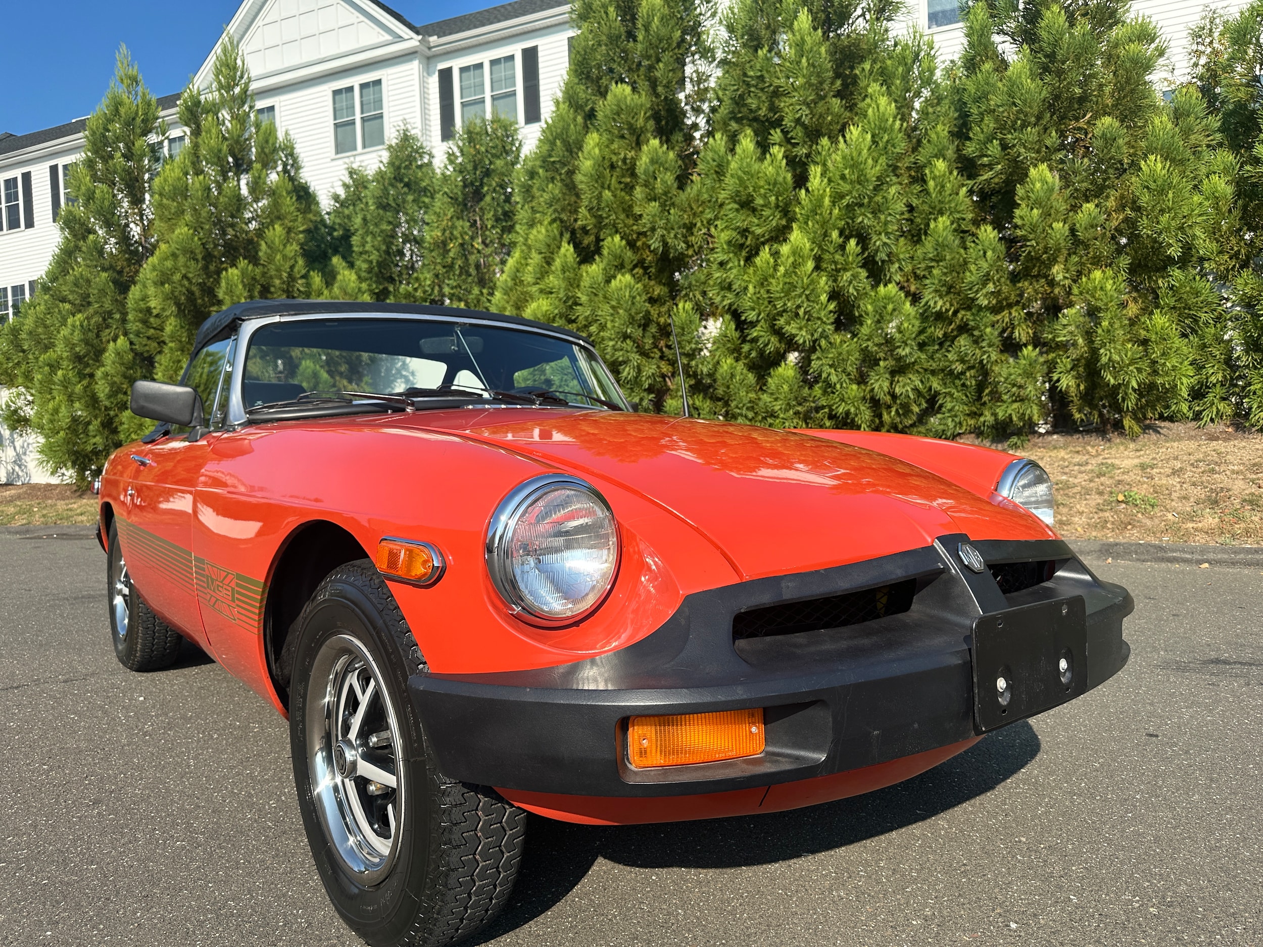 Used 1977 MG B For Sale at Napoli Classics | VIN: GHN5UH421895G