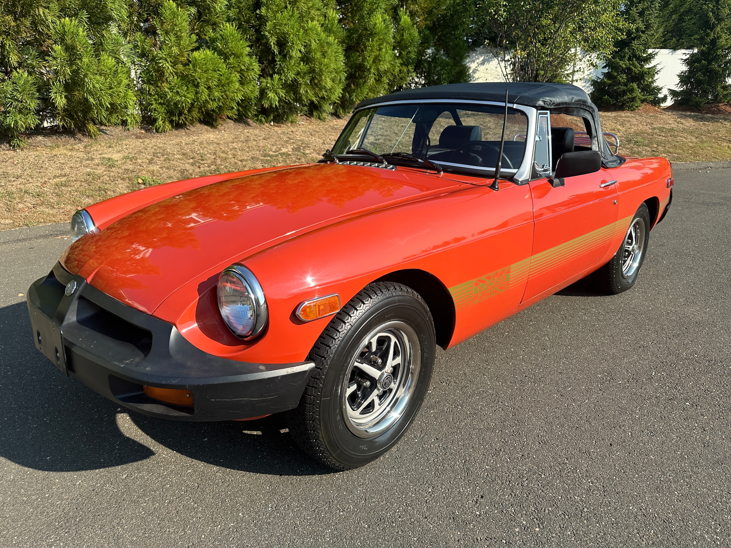 ボルシアMG vs リバプール　１９７７ー７８ Used 1977 MG B For Sale at Napoli Classics | VIN: GHN5UH421895G