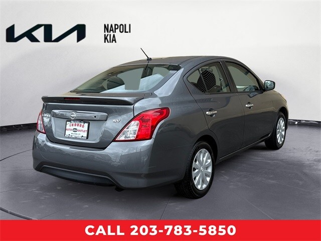 2018 Nissan Versa 1.6 SV photo 2