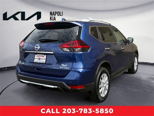 2020 Nissan Rogue SV photo 3