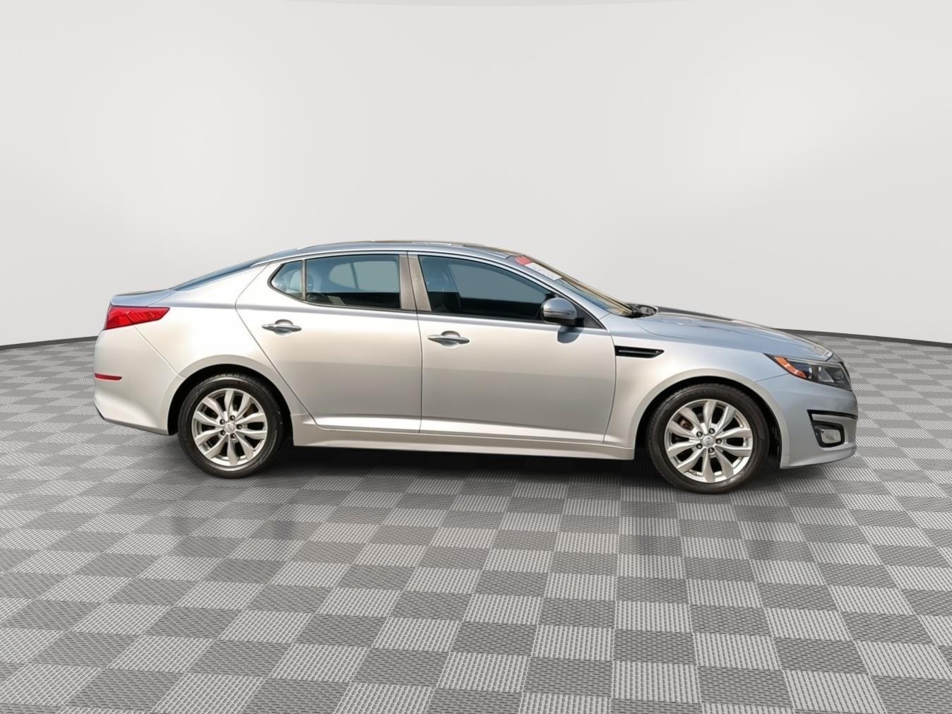 Used 2014 Kia Optima EX with VIN 5XXGN4A72EG261302 for sale in Milford, CT