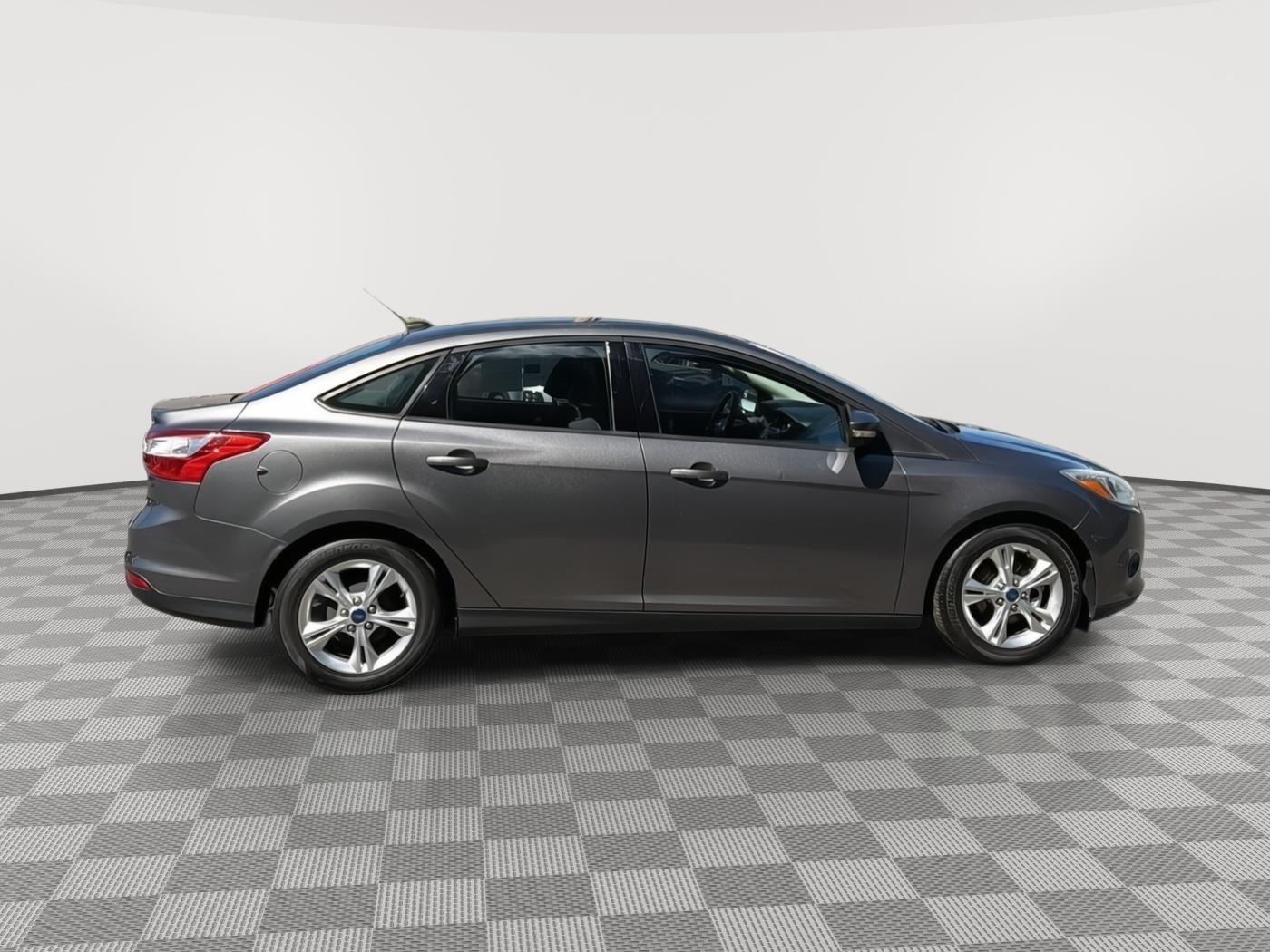 Used 2013 Ford Focus SE with VIN 1FADP3F23DL274410 for sale in Milford, CT