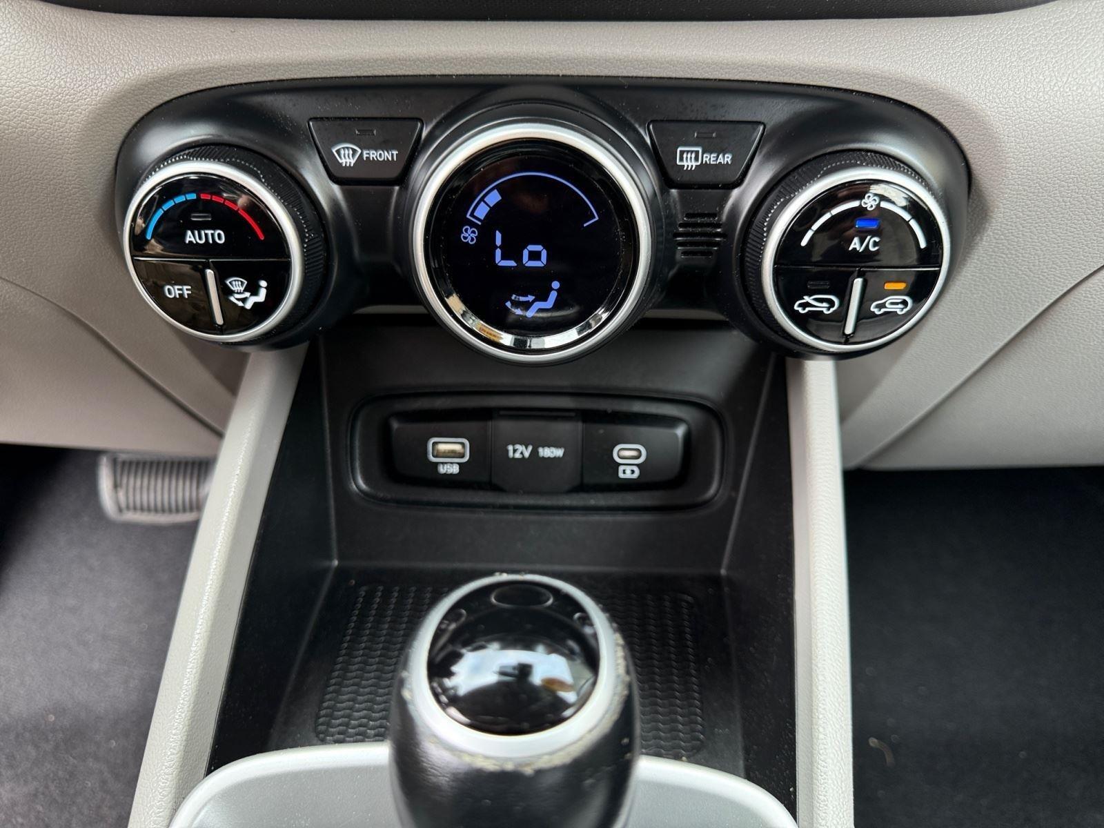 2023 Hyundai Venue SEL - Photo 17