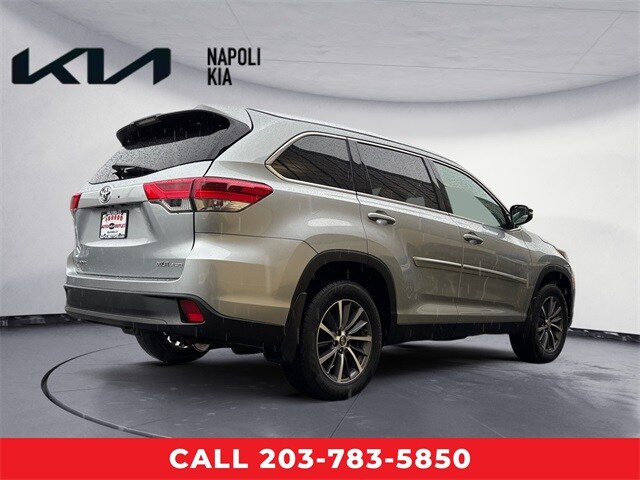 2019 Toyota Highlander SE XLE photo 3