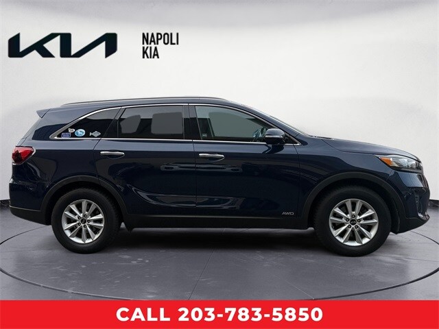 2019 Kia Sorento LX photo 2