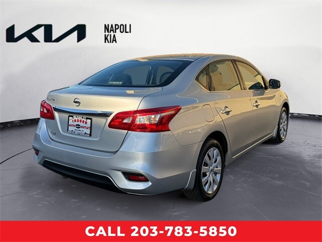 2017 Nissan Sentra S photo 3