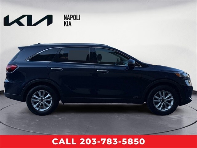 2019 Kia Sorento LX photo 2