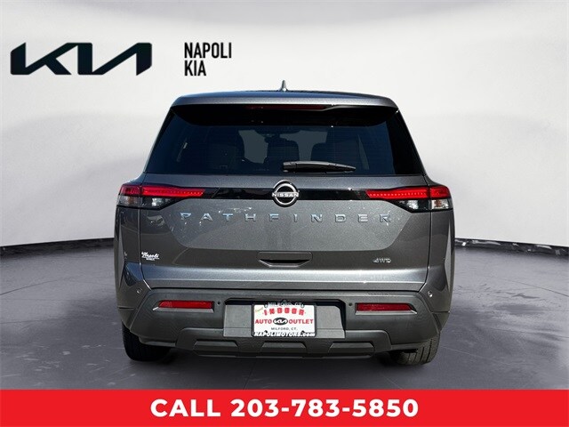 2022 Nissan Pathfinder S photo 4